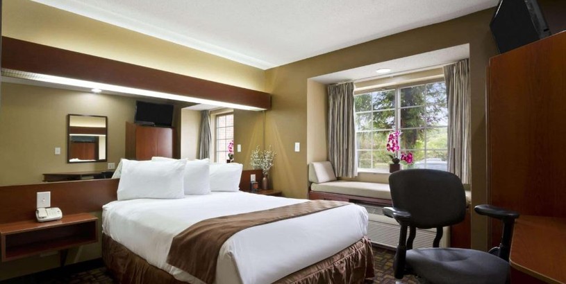Отель Microtel Inn & Suites by Wyndham Lithonia/Stone Mountain