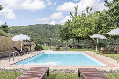 Апартаменты Strada in Chianti Villa Sleeps 3 Pool