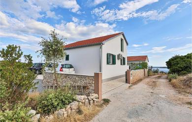 Stunning home in Trogir with WiFi and 3 Bedrooms