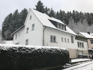 Дом отдыха Gruppenferienhaus Zum Rabenhorst für bis zu 16 Personen am Waldrand gelegen