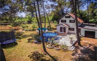 Holiday home Two-Bedroom Holiday Home in Vodnjan