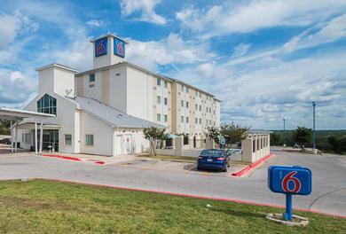 Hotel Motel 6-Marble Falls, TX