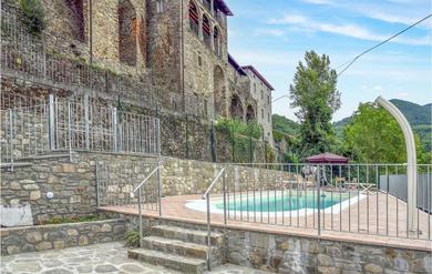 Holiday home Amazing Home In Nicciano With 5 Bedrooms, Jacuzzi And Outdoor Swimming Pool