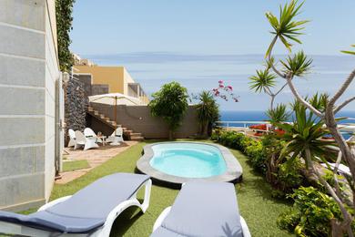 Holiday home Duplex Acorán with pool and sea view