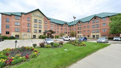 Отель Staybridge Suites West Des Moines, an IHG Hotel