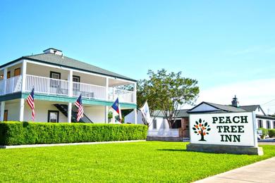 Hotel Peach Tree Inn & Suites