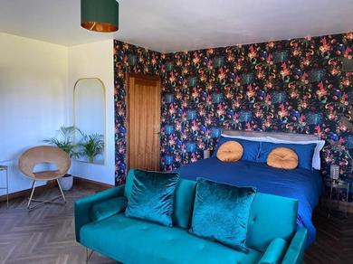 Апартаменты Luxury Apartment - Idyllic Lake View Setting in Tipperary