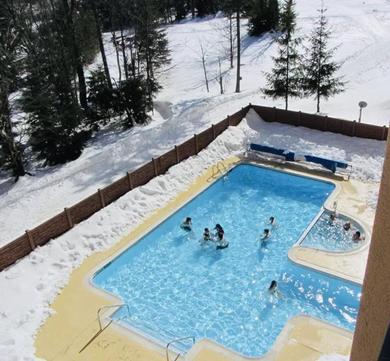 Апарт-отель Snowshoe Ski-in & Ski-out at Silvercreek Resort - Family friendly, jacuzzi, hot tub, mountain views