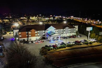 Отель Holiday Inn Express Hotel & Suites Knoxville-North-I-75 Exit 112, an IHG Hotel
