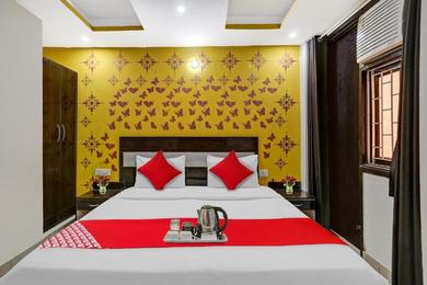Hotel Super OYO Flagship Hotel Blue Orchid Near Dwarka Sector 9 Metro Station