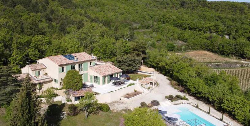 Holiday home Magnifique propriété avec vues panoramiques et piscine privée