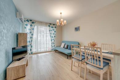 Bright and Newly Refurbished Apartment near Center