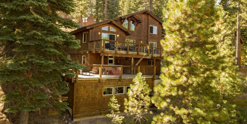 Дом отдыха Redwood by AvantStay Secluded Cabin w Views & Spa 5mins to NorthStar