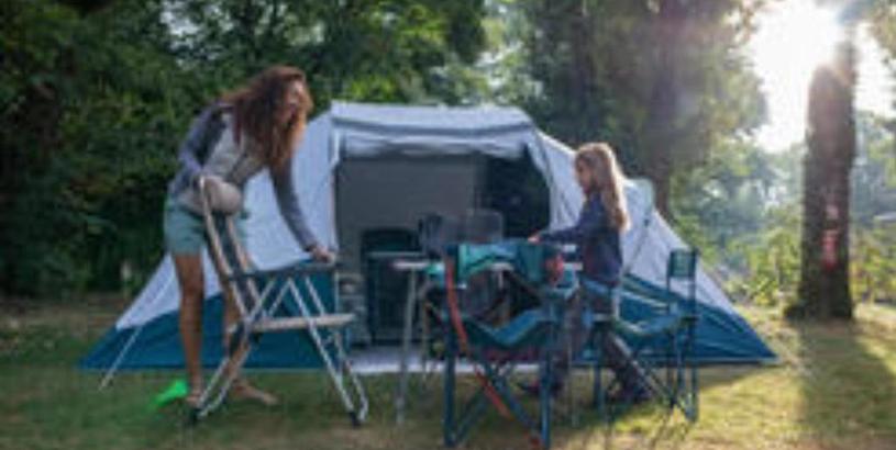Кемпинг Les Hortensias grande tente familiale deux chambres et séjour vue mer sur camping nature