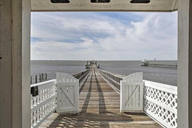 Holiday home Waterfront Home with Dock - 31 Mi to Downtown NOLA!