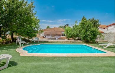 Holiday home Stunning Home In La Carlota With Outdoor Swimming Pool, 4 Bedrooms And Swimming Pool