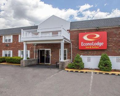 Отель Econo Lodge Inn & Suites Windsor