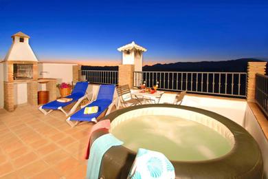 Holiday home Casa Jose Comares -Beautiful village house- PRIVATE JACUZZI-views-BBQ-aircon-WIFI