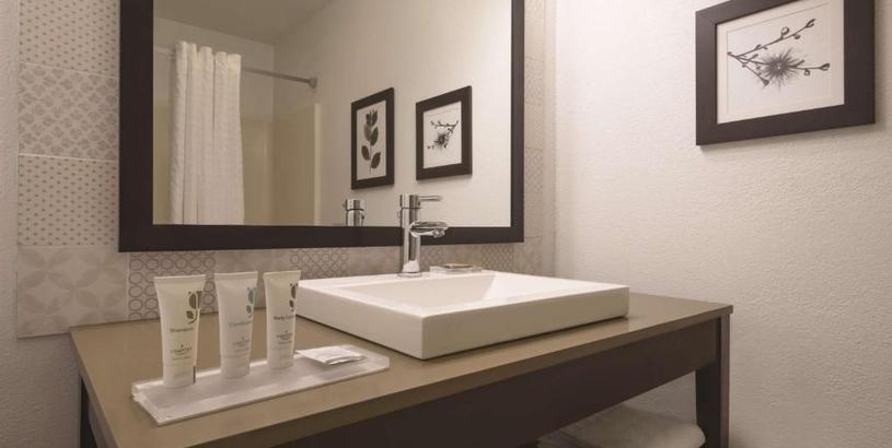 Hotel Country Inn & Suites by Radisson, Germantown, WI