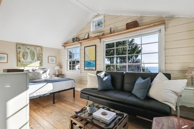 Charming Open Plan Beach Cottage with Ocean Views! home