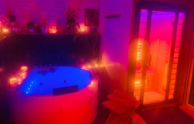 Дом отдыха La Romance jacuzzi sauna de luxe jardin au calme
