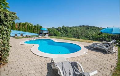 Holiday home Awesome Home In Krusvari With 4 Bedrooms, Wifi And Heated Swimming Pool