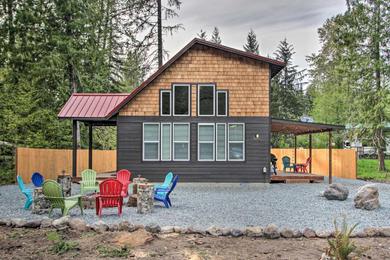 Holiday home Cozy Cabin - 5 Miles to Mt Rainier National Park!
