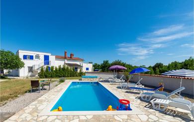 Holiday home Nice home in Trget with WiFi, 4 Bedrooms and Outdoor swimming pool