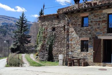 Chalet Casa Rural con Jacuzzi junto a Camprodon.