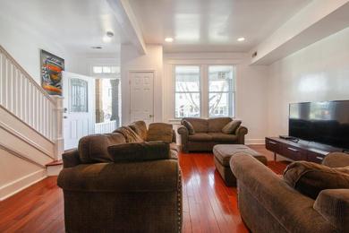 Апартаменты Spacious, Relaxing, 4 Bd 3.5 Ba Home In Petworth!