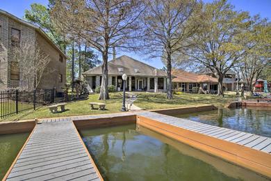 Holiday home Luxe Lakefront Retreat with Grills and Boat Dock!