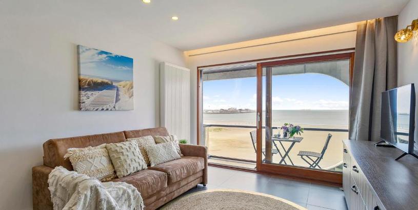Apartments Beautiful studio with stunning sea-view and terrace