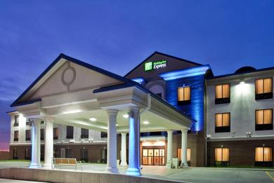 Отель Holiday Inn Express Hotel & Suites McPherson, an IHG Hotel