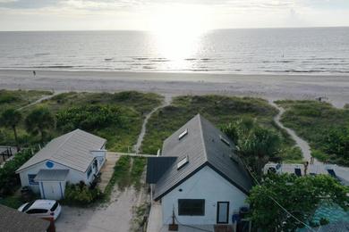 Chalet Private Beach Front Cottage- Indian Rocks Beach