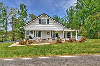 Holiday home Dobson Farmhouse with Wraparound Porch and Fire Pit!