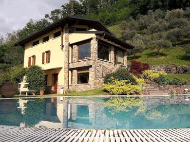 Apartments Classy Villa in Pisogne with Garden BBQ Pool