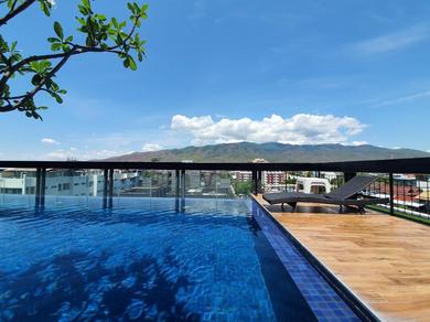 Stay Nimmanhemin Center with Rooftop Pool