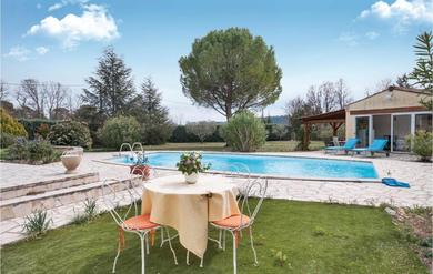 Holiday home Awesome Home In Figanieres With 1 Bedrooms, Wifi And Outdoor Swimming Pool