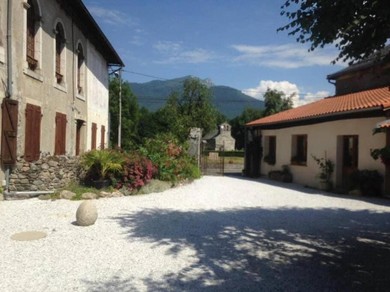 Hotel 3 Bed Holiday Home in the Pyrenees Mountains