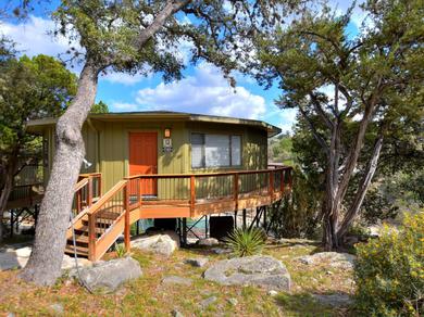 Holiday home Cedar Shade Bungalow, tree house views, pool & hot tub, next to marina (#13)