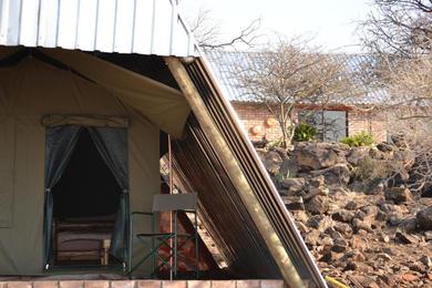 Люкс-шатер Tana Safaris Bush Camp