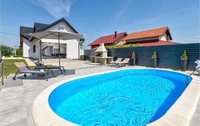 Дом отдыха Nice Home In Varazdin Breg With Sauna, Wifi And Outdoor Swimming Pool