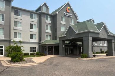 Отель Comfort Inn & Suites St. Paul Northeast