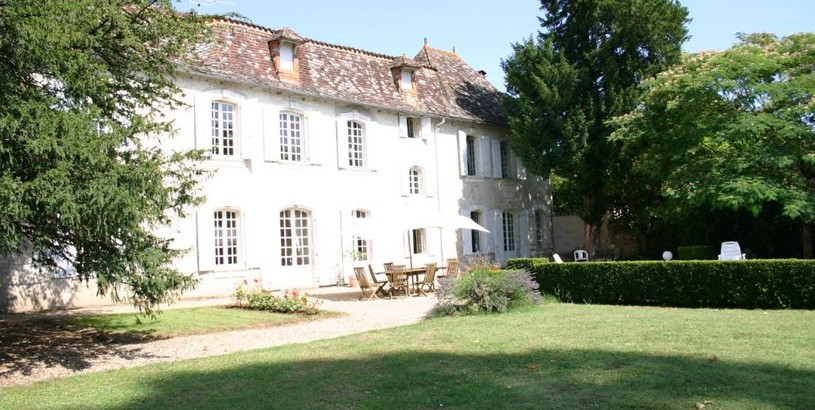 Гостевой дом Château La Gentilhommière du Puits Notre-Dame 30 rue de l'église 24110 Saint Léon sur l'Isle