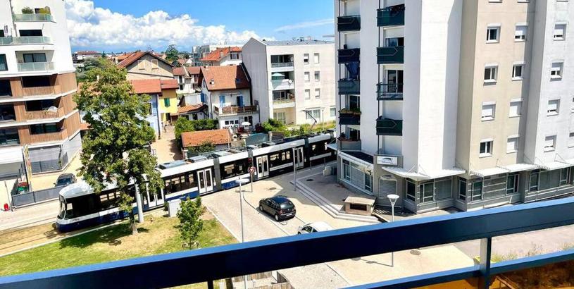Апартаменты SOBNB GENEVE 2 - Appartement neuf 3 pers devant le tram