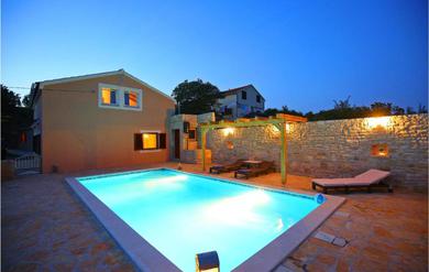 Holiday home Stunning home in Benkovac with WiFi, Outdoor swimming pool and 4 Bedrooms
