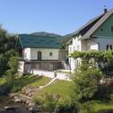 Holiday home Stunning Riverview Garden House in Zamost