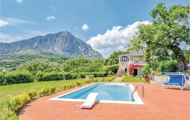 Holiday home Amazing Home In S,giovanni A Piro Sa With Wifi, Private Swimming Pool And Outdoor Swimming Pool