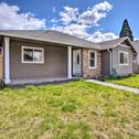 Holiday home Grants Pass Home 1 Mi to Downtown and Rogue River!
