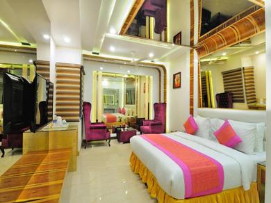 Hotel The Gold Regency - 02 Mins from New Delhi Railway Station